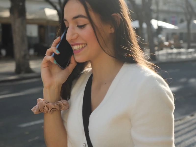Mogućnost upravljanja više dolaznih poziva bez prekidanja veze