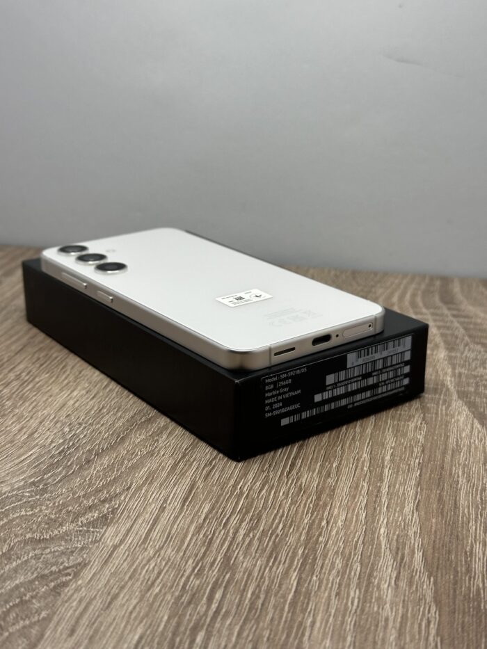 Samsung S24 8/256GB Bela - GARANCIJA + NA RATE - 11079