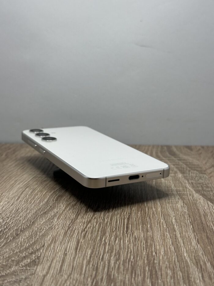 Samsung S24 8/256GB Bela - GARANCIJA + NA RATE - 11132