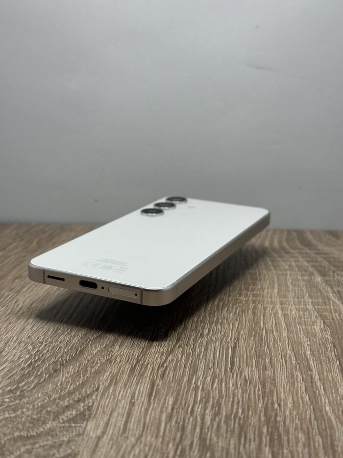 Samsung S24 8/256GB Bela - GARANCIJA + NA RATE - 11132