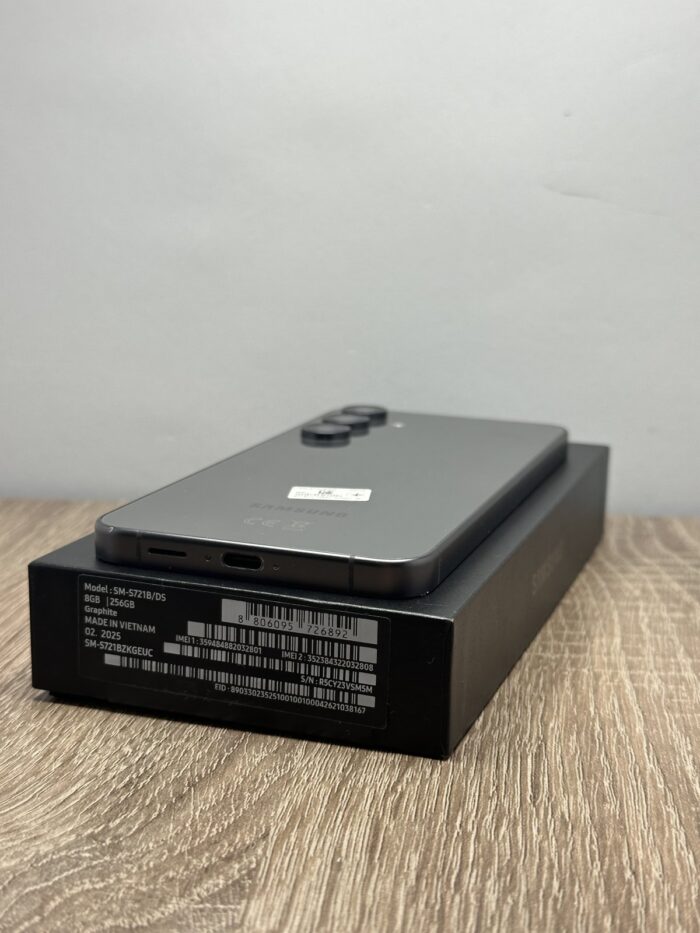Samsung S24 FE 8/256GB Graphite - GARANCIJA + NA RATE - 11170