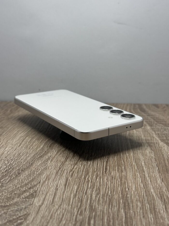 Samsung S24 8/256GB Bela - GARANCIJA + NA RATE - 11132